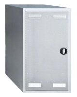 Peetz Sattelschrank ab 106 x 60 x 60 cm verzinktes Stahlblech, 1 Hutablage, 2 Sattelträger schwarz, 4 Kunststoff-Trensenhalter schwarz, 1 Flaschenhalter, 1 Griffmuldenschloss