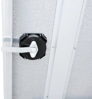 Peetz Sattelschrank ab 106 x  60 x 60 cm, verzinktes Stahlblech,  1 Hutablage, 1 Sattelträger schwarz, 4 Kunststoff-Trensenhalter schwarz, 1 Flaschenhalter, 1 Griffmuldenschloss