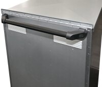 PeetzTurniersattelschrank mit Deckel aus verzinktem Stahlblech, fahrbahr